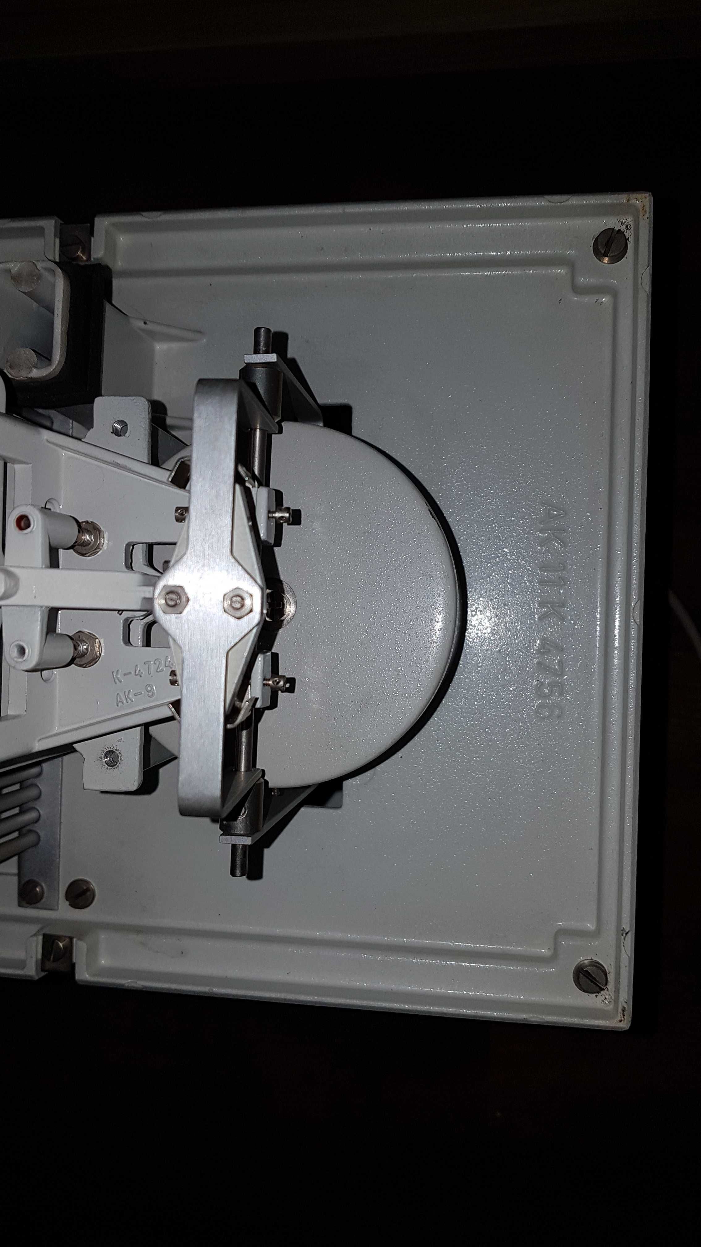 Waga laboratoryjna szalkowa analityczna WA-33 1976 typ PRL T A13