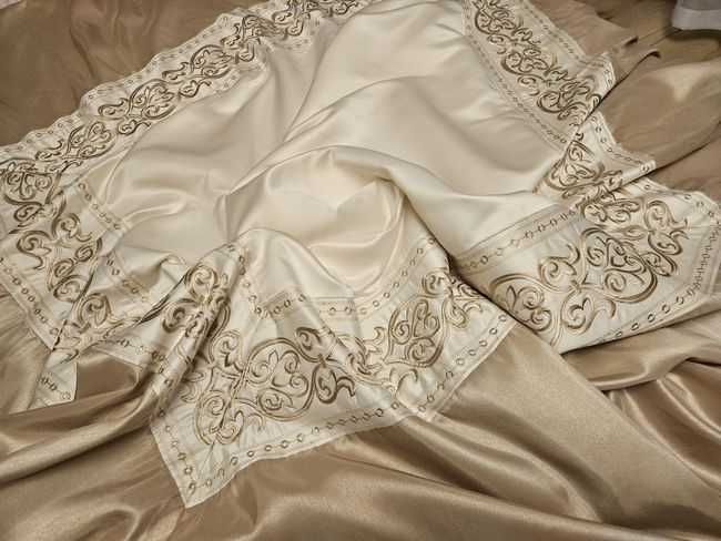 Ozdobna,złota poszwa-narzuta