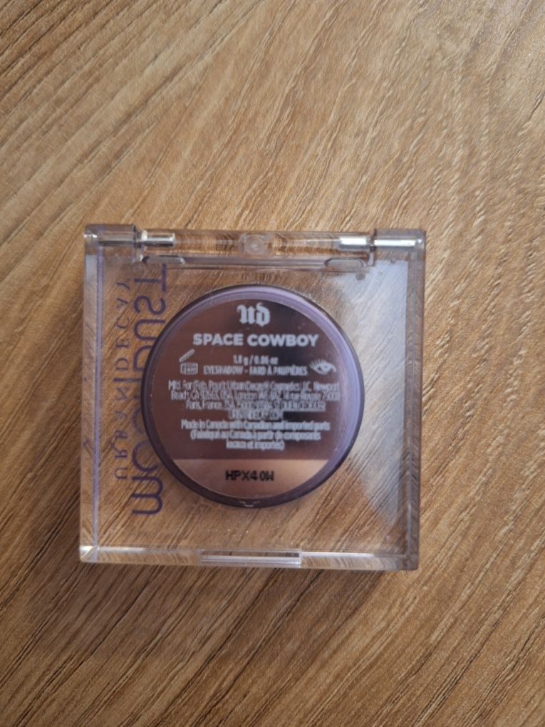 Urban decay moondust cień space cowboy