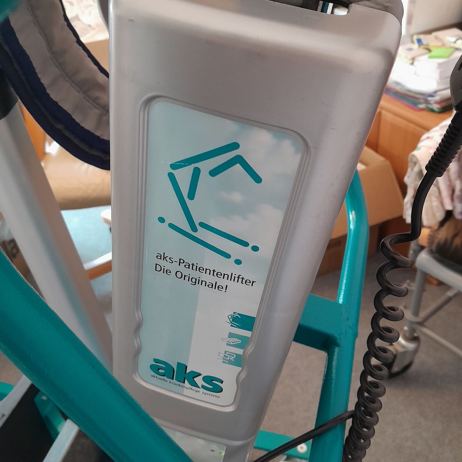 Dźwig pionizator reczabilitacyjny AKS z chustą