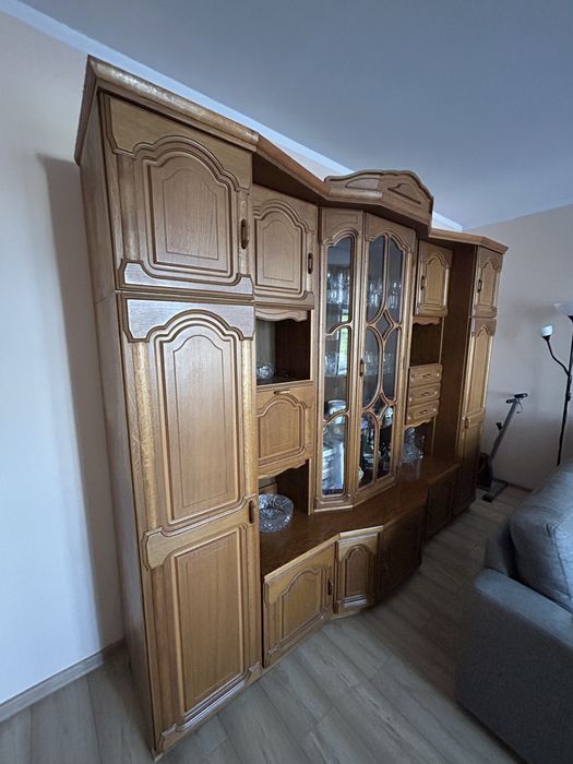 Meblościanka z witryną 265 cm fornirowana