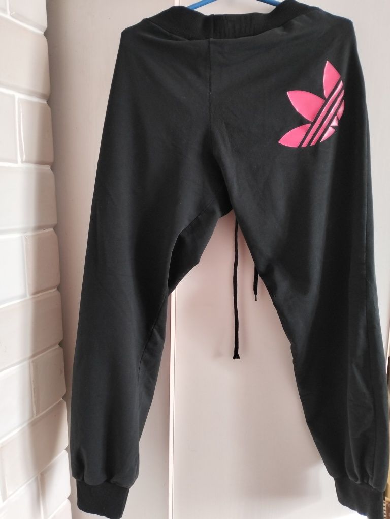 Dresy adidas spodnie damskie czarne z różowym logo