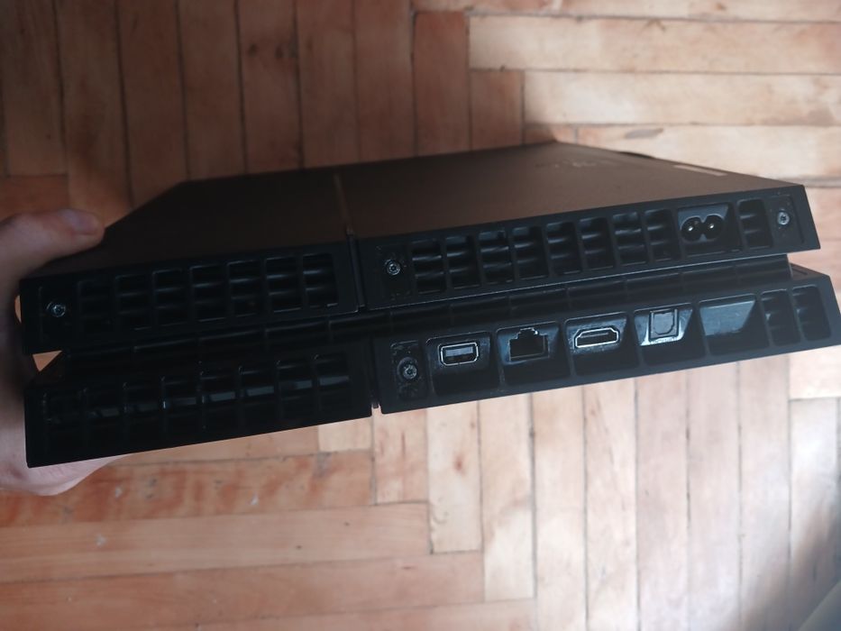 ps4 sony playstation 4 2джостика+3 игры