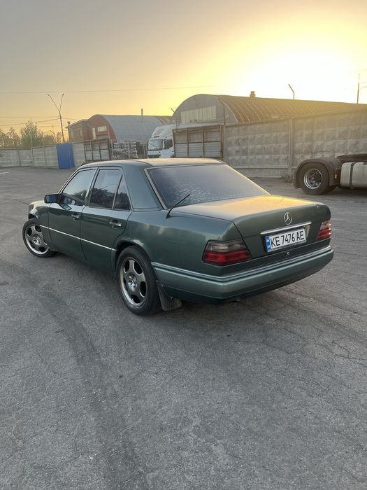 Мерседес бенц 124