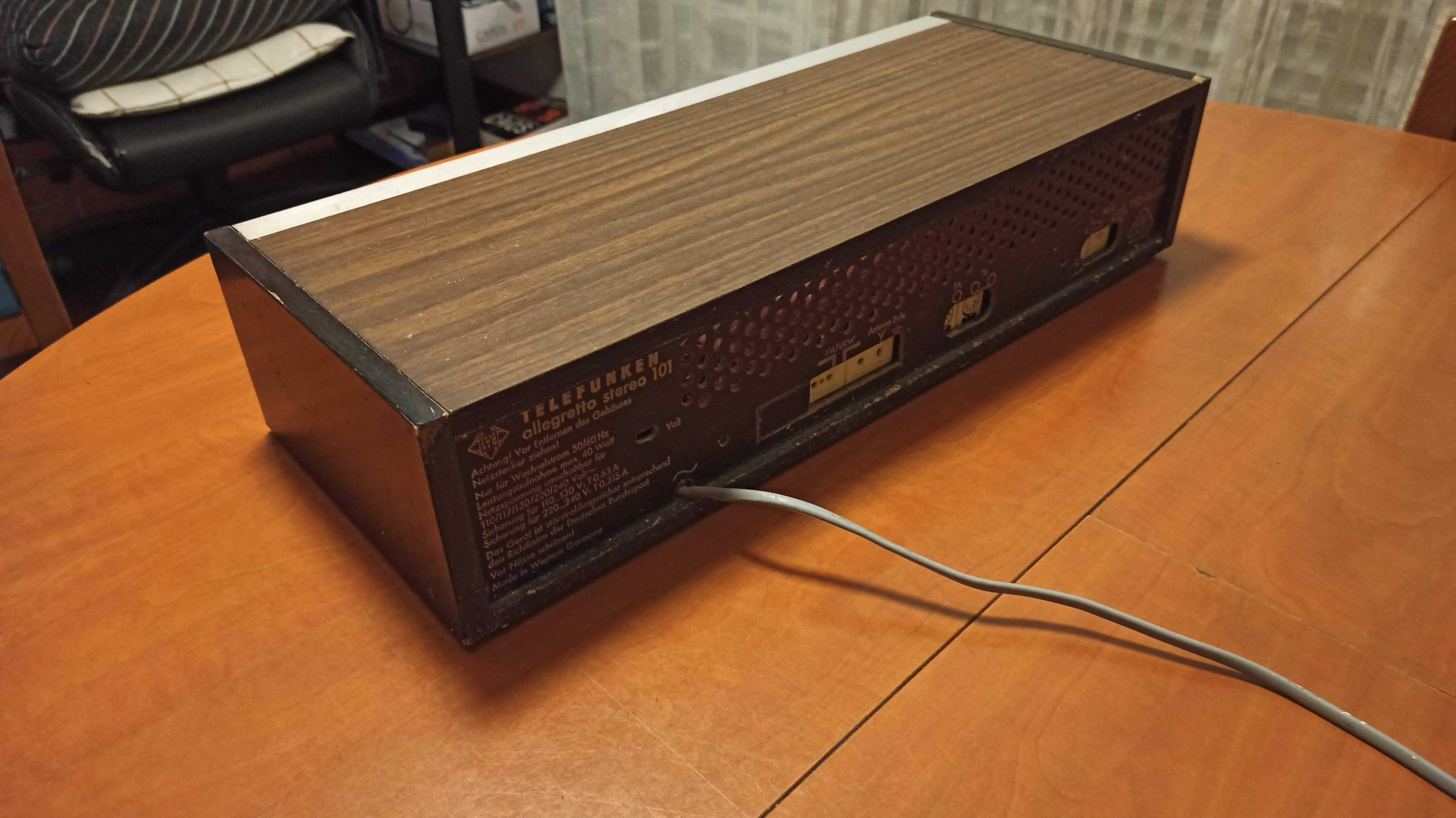 Rádio vintage Telefunken Allegretto Stereo 101