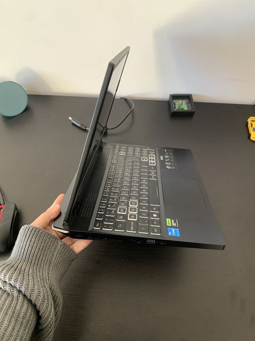Portátil Gaming ACER Nitro 5 RTX 4060