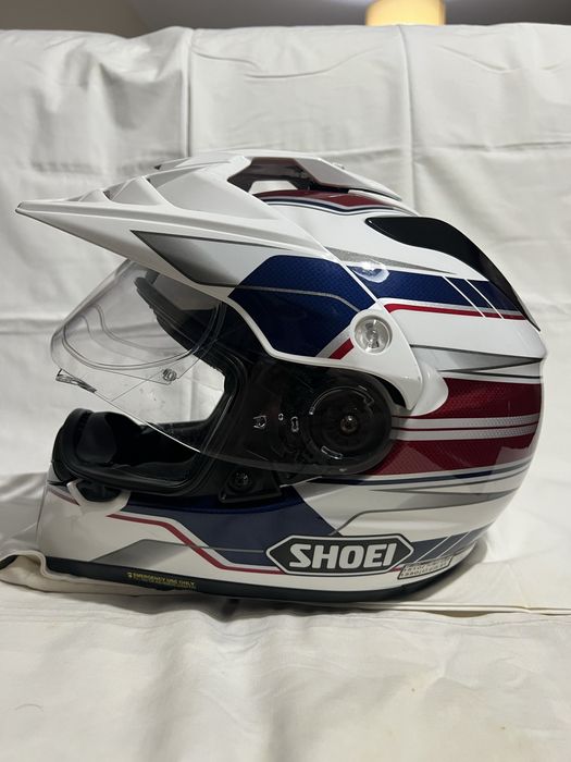 Capacete shoei , tamanho M , usado poucas vezes , sem marcas de uso,