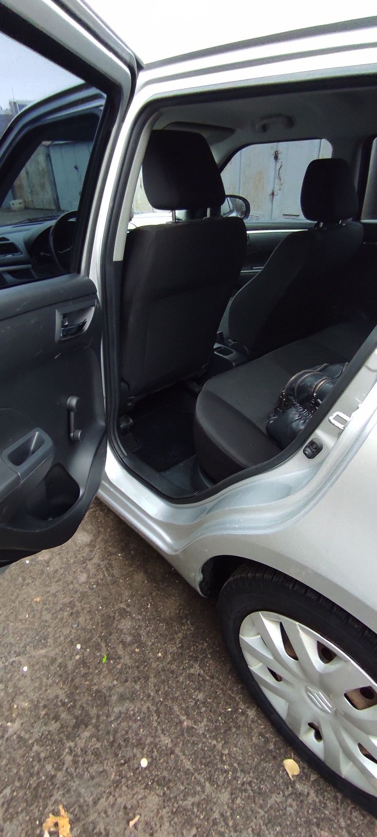 Продам авто Suzuki swift 2011 р .