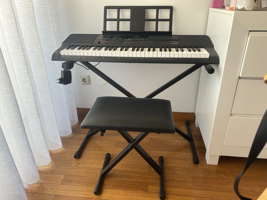 Piano Casio ct-x700