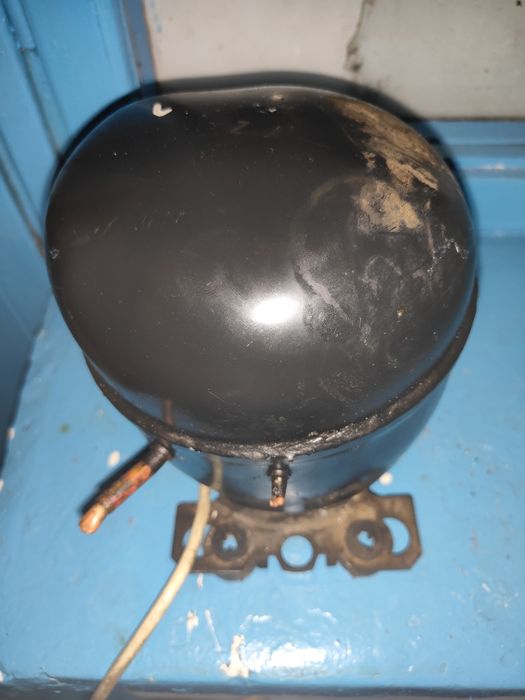 Мотор до холодильника Атлант рабочий