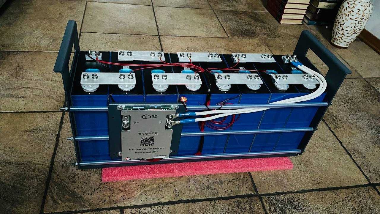 Акамулятори LiFePo4, залізо-фосфатні збірки, ДБЖ 7-15 kWh.