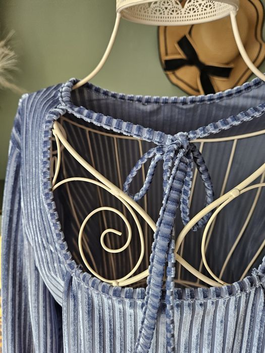 Elegancka Welurowa Bluzka damska Prążki Cut-Out Wiązanie Błękit S/M