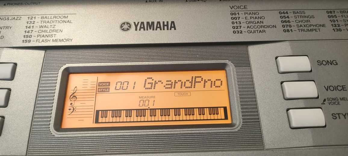 Yamaha teclado /piano PSR-E353
