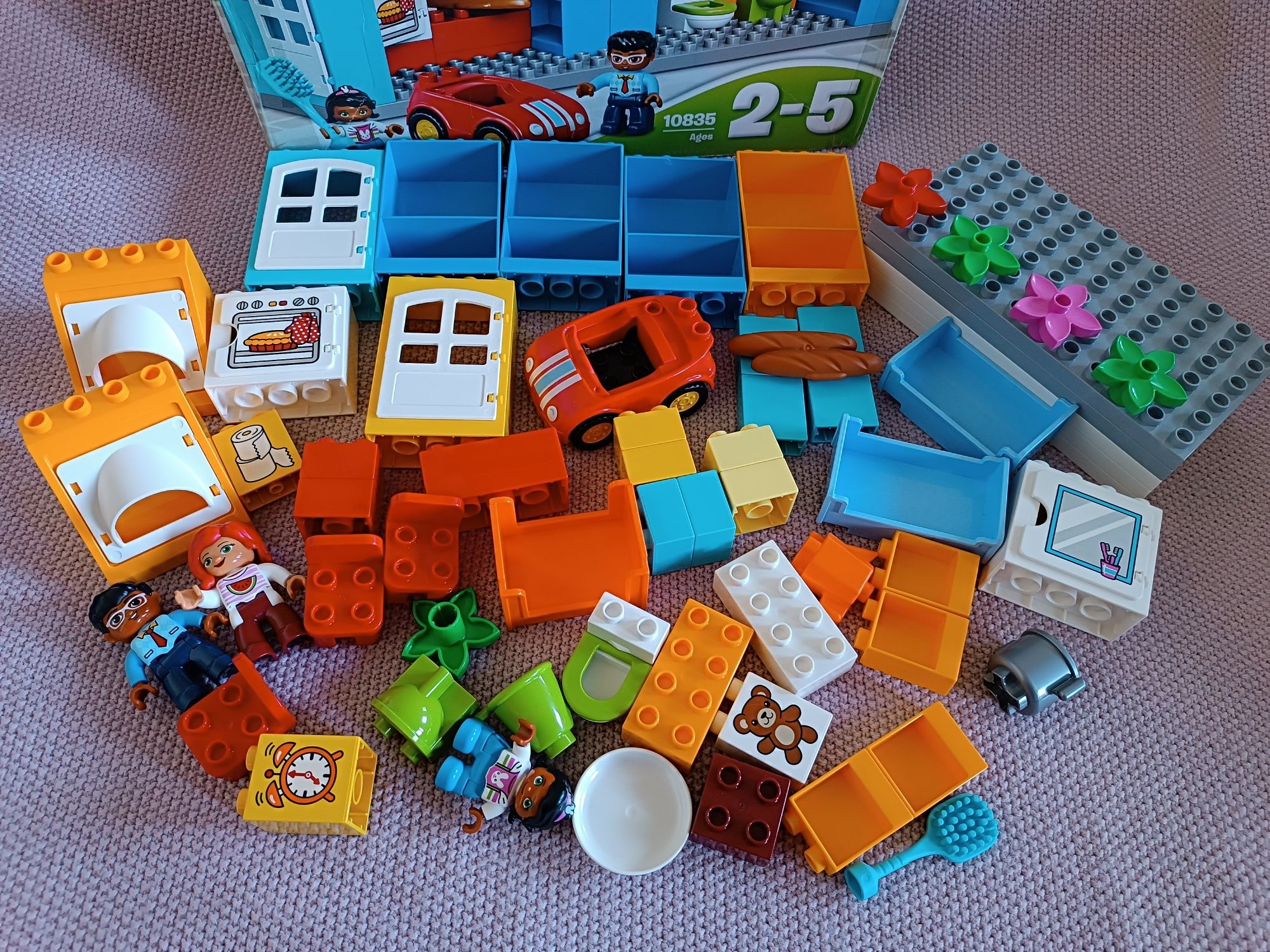 Конструктор Lego Duplo Сімейний будинок 10835
З коробкою