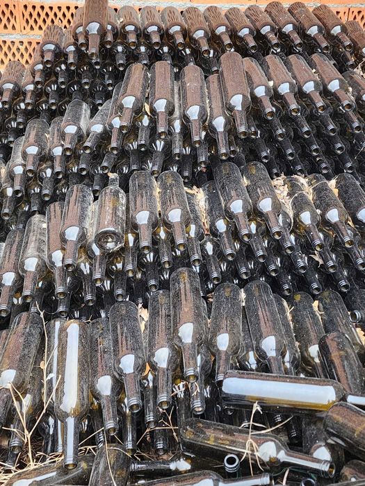 30 garrafas de vidro 0.75L Lombarda semi novas.