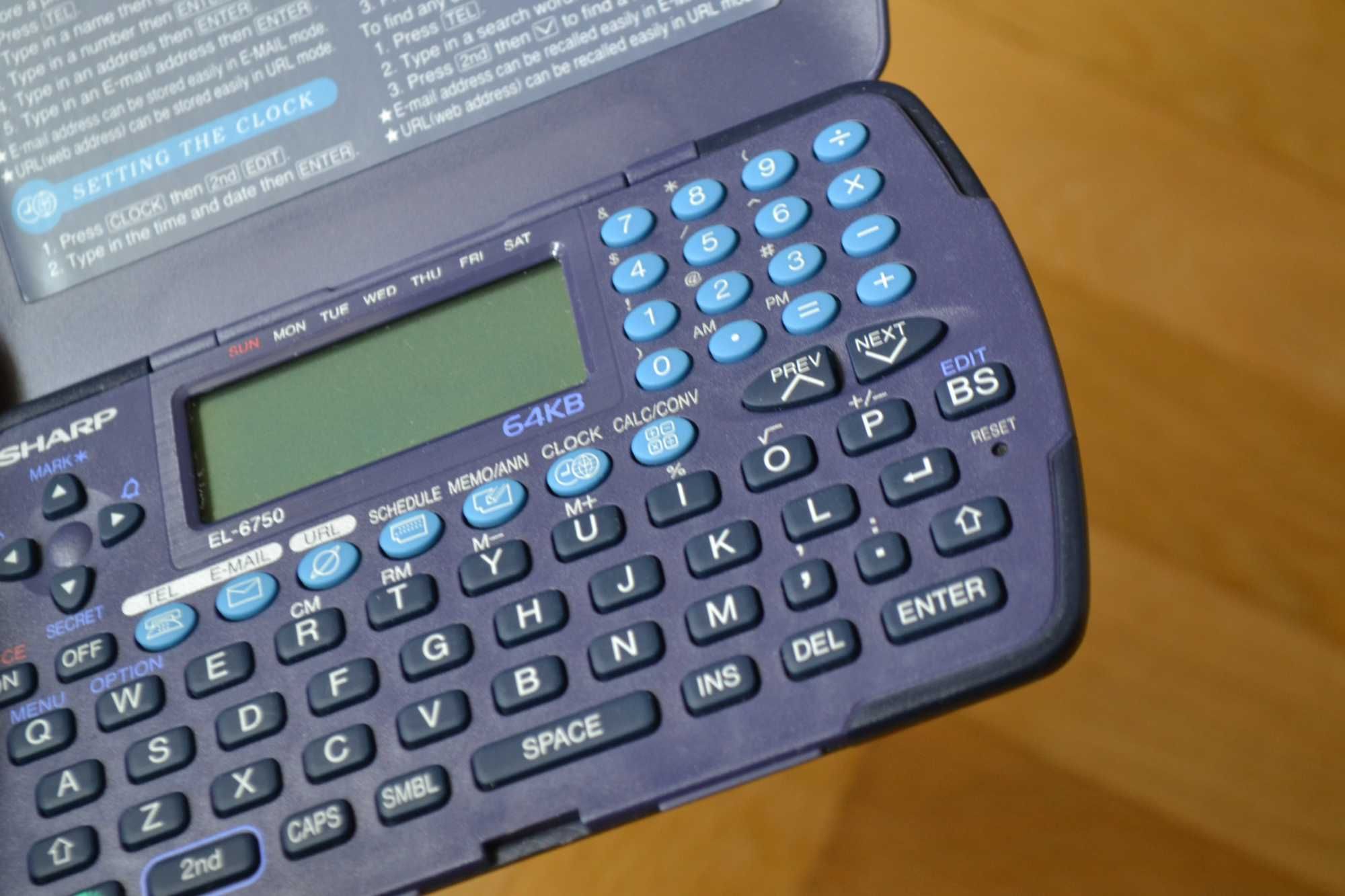 stary retro SHARP organizer kalkulator EL-6750 stan jak na foto