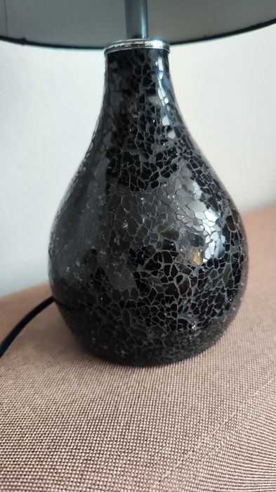 Mała czarna elegancka lampka Glamour tłuczone szkło atłasowy abażur