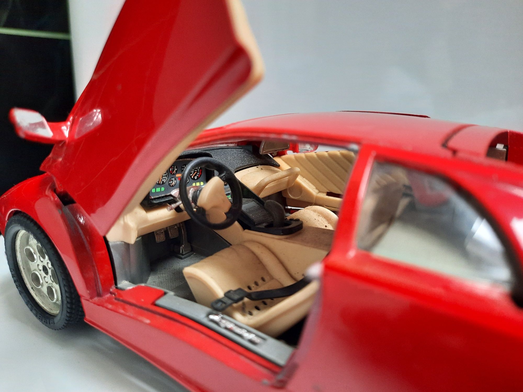 Auto Samochód Kolekcjonerski Lamborghini Diablo Bburago 1:18
