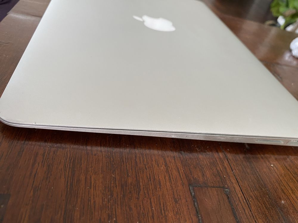 Laptop MacBook Air 2013r 13,3 " Intel Core i5 4 GB / 128 GB srebrny
