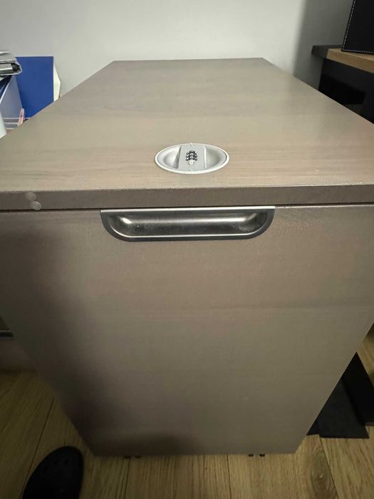 biurka, szafy, meble biurowe IKEA