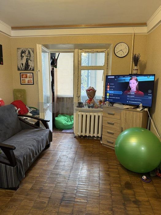 Продаж 1к квартири вул. Мілютенка