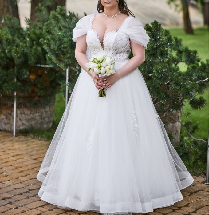 Продам весільну сукню