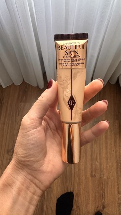Тональний крем charlotte tilbury