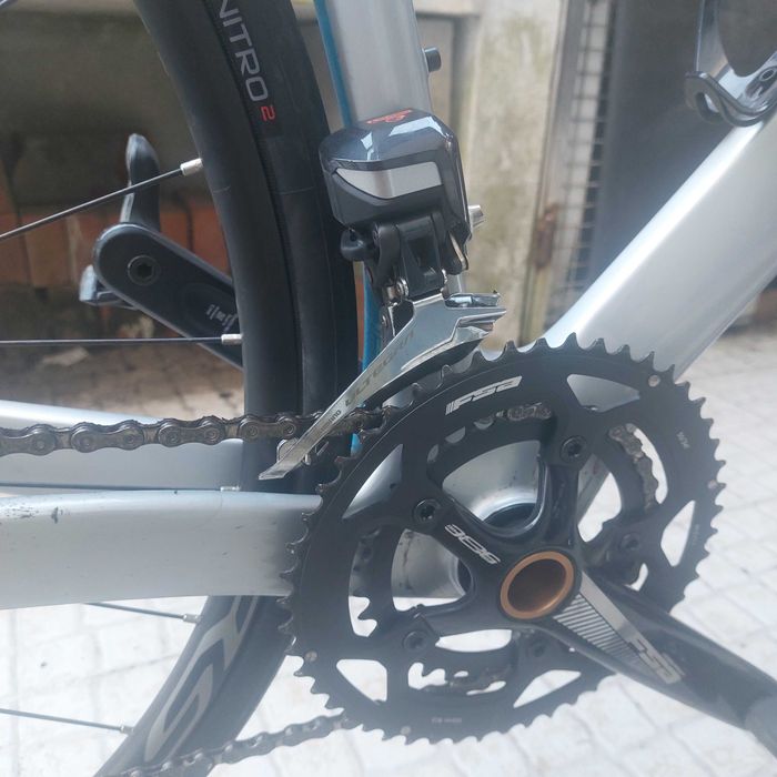 Bicicleta ciclismo BH S/M de carbono.