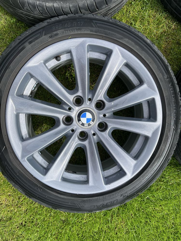 Felgi BMW Styling 5x120 R17 z oponami letnimi