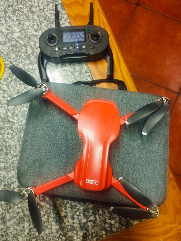 Drone lyzrc pro.