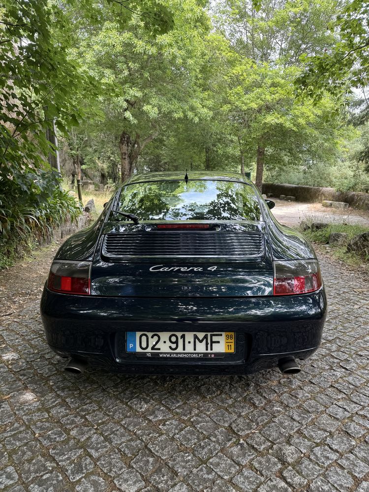 Porsche Carrera 4 996