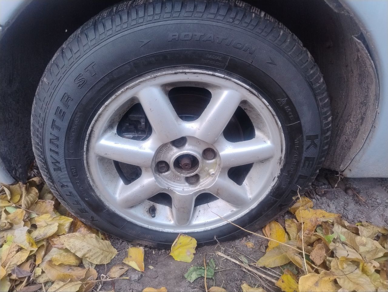комплект литих дисків на зимовій гумі r14 1h0601025r 4x100