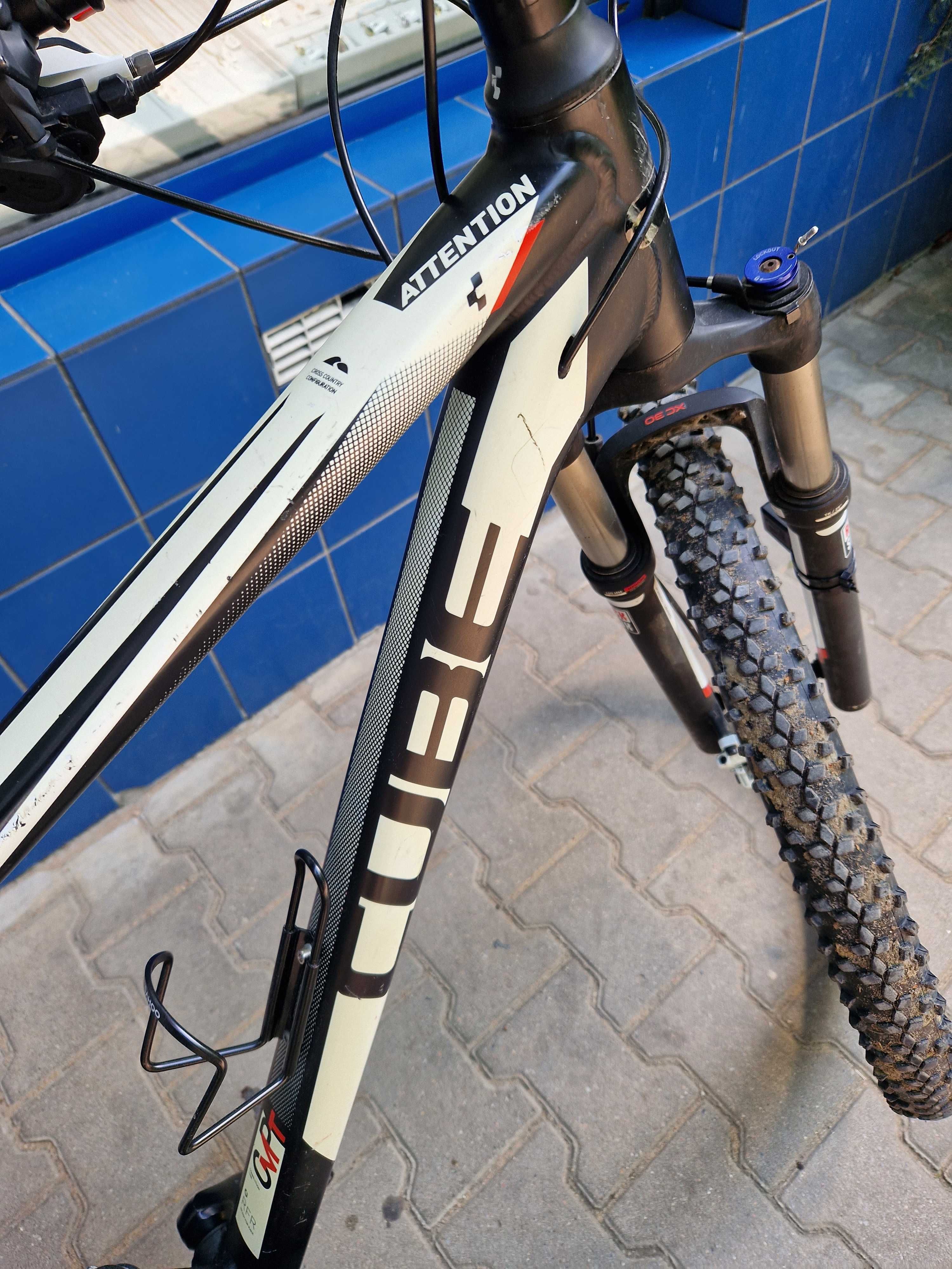 Rower MTB Cube attention