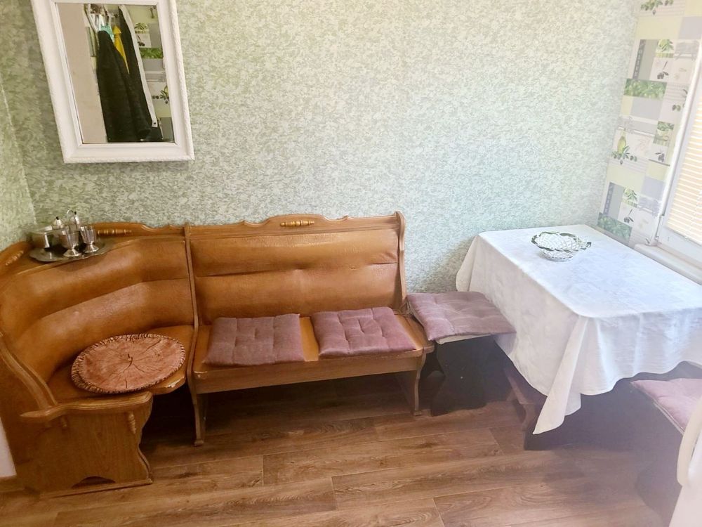 По суточно сдается квартира,Корабельный район,отдельный вход.