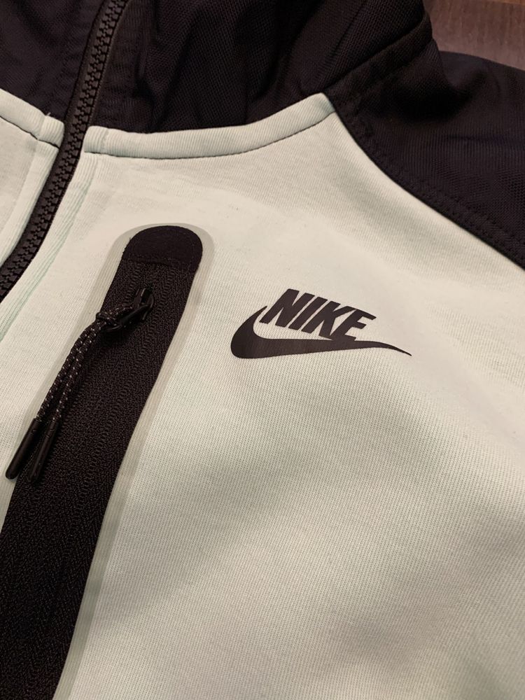 Nike tech fleece