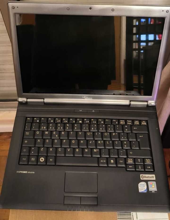 Computador portátil Fujitsu-Siemens Esprimo Mobile M9400