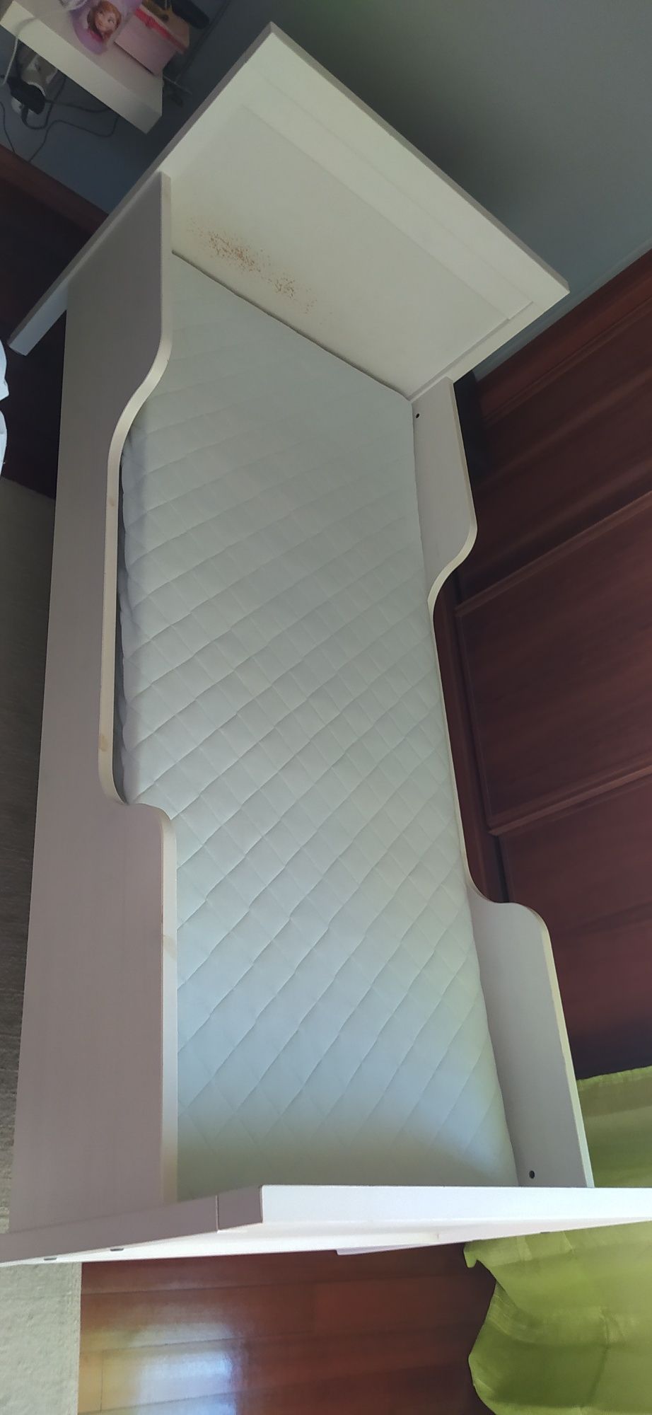 Cama de criança ikea + colchão