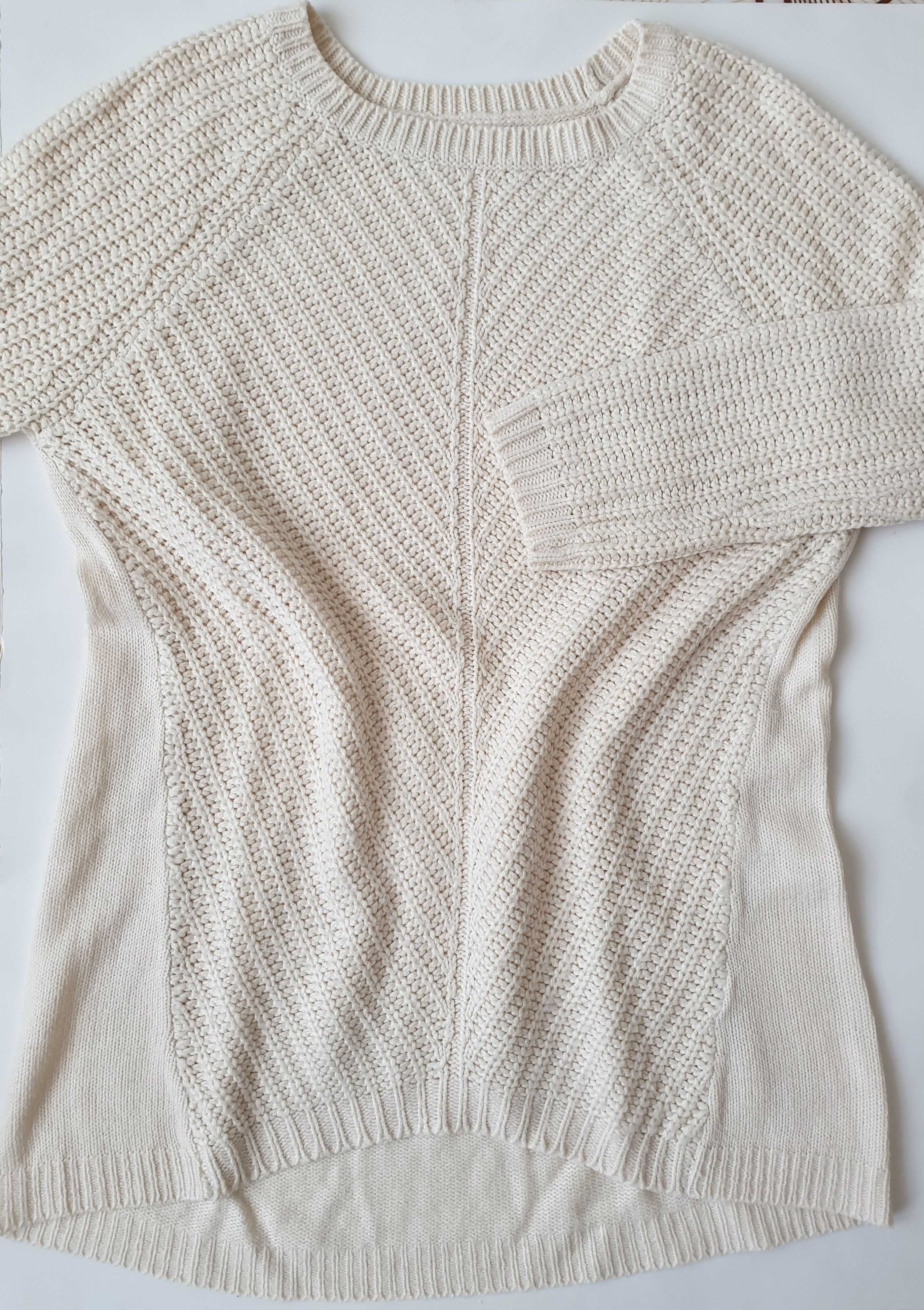 Sweter Śmietankowy Kremowy Luźny Krój Dłuższy Tył Klasyczny Casual M
