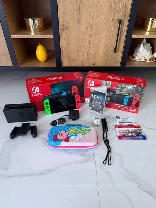 Konsola Nintendo Switch V2 + Akcesoria + Gra The Addams's Family