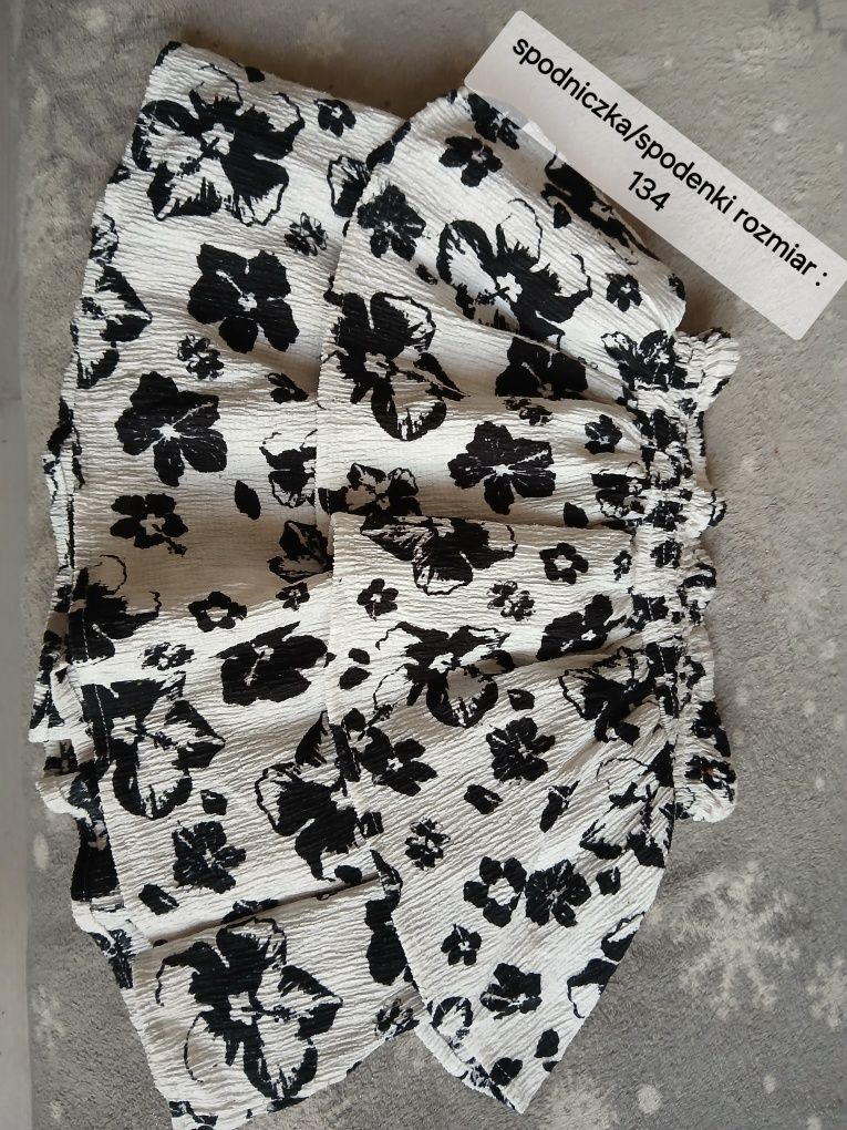 Sprzedam. Wszystko na kobietę szczupłą r. S/l/xs