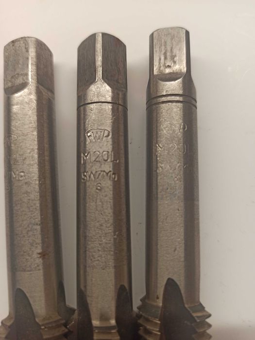 Gwintownik gwintowniki ręczne M-20  lewy polski FWP nowe  kpl- 3 szt