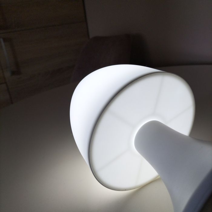 Nowa lampka na biurko Ikea