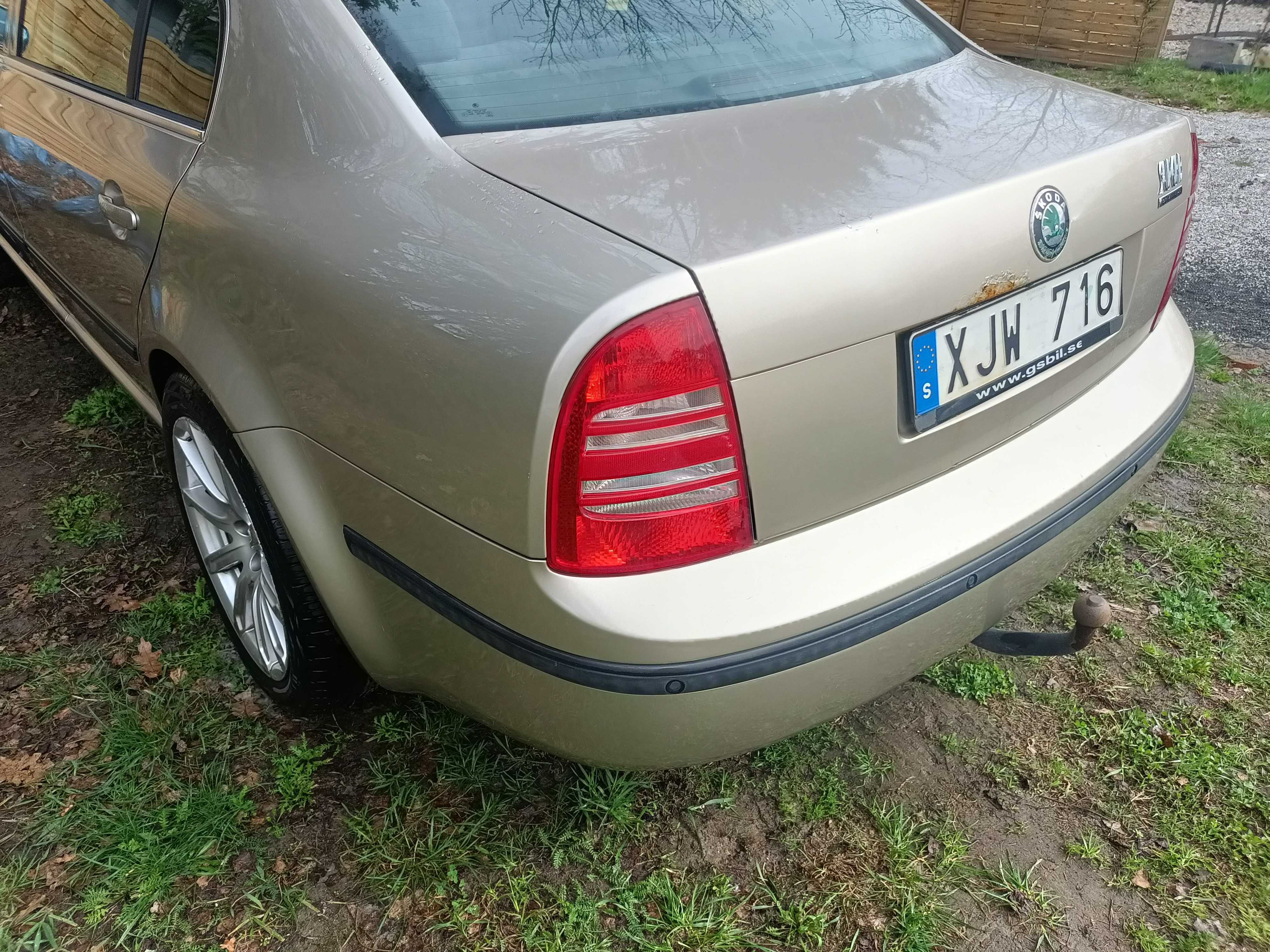 Skoda Superb I lampa lewa tył wysyłka