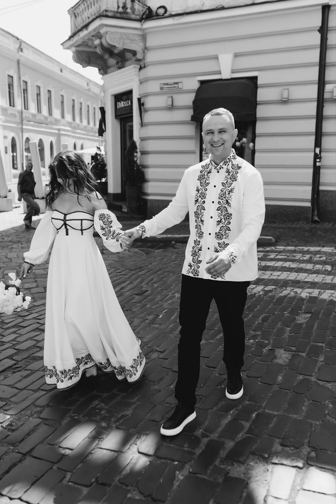 Вишита жіноча сукня , вишита чоловіча сорочка