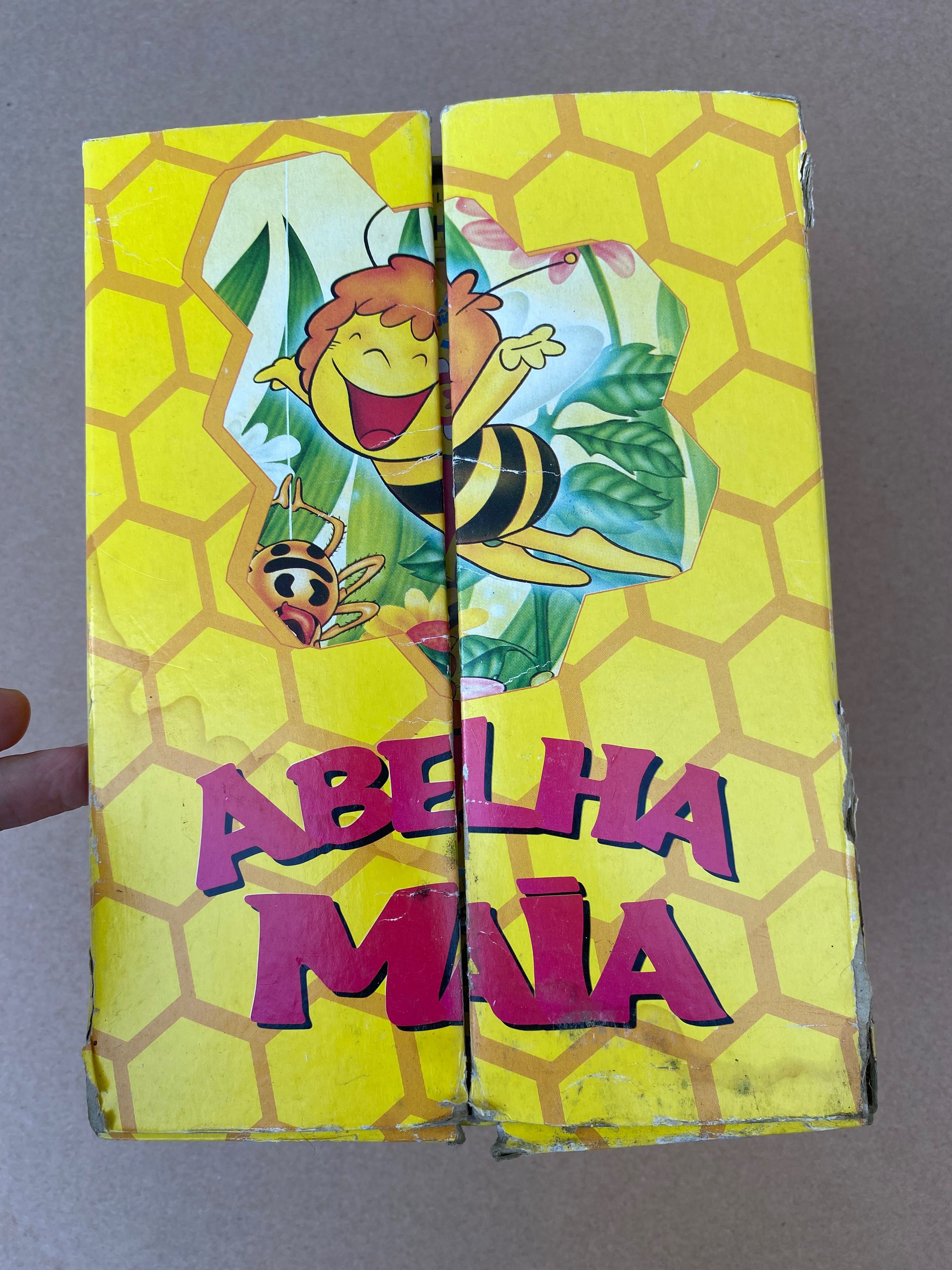 Pack caixa com 5 cassetes vhs da abelha Maia
