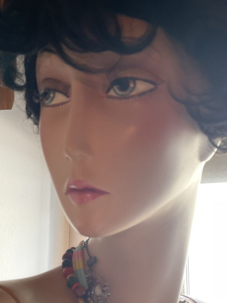 Manequim de senhora para loja ou decoraçao