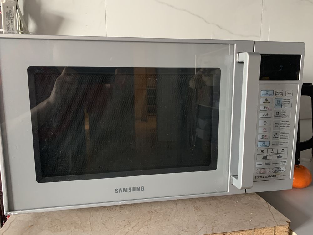 Микроволновка Samsung CE 1160r