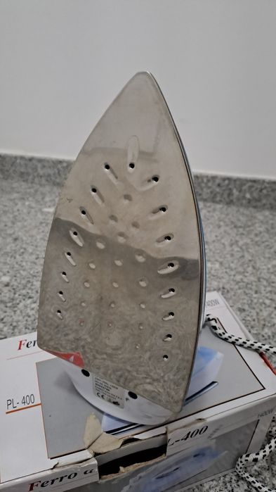 Ferro de engomar a vapor