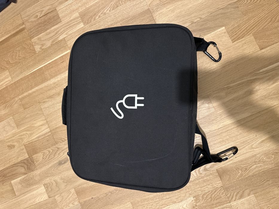 Audi E-Tron ladowarka sieciowa