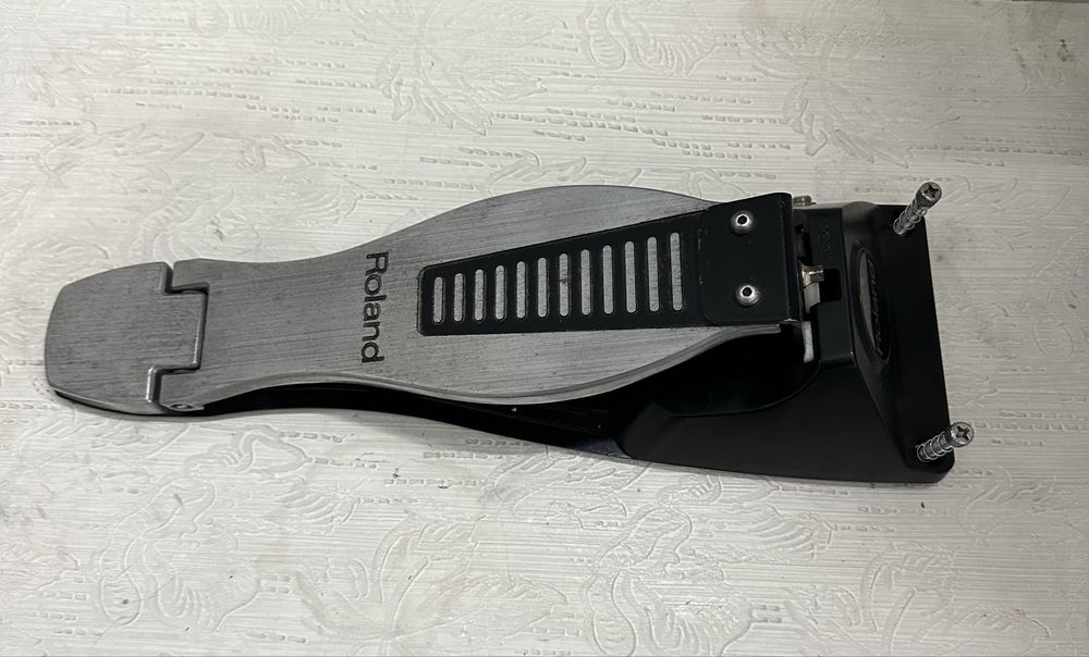 Pedal Roland FD-8 – controlador de Hi-Hat